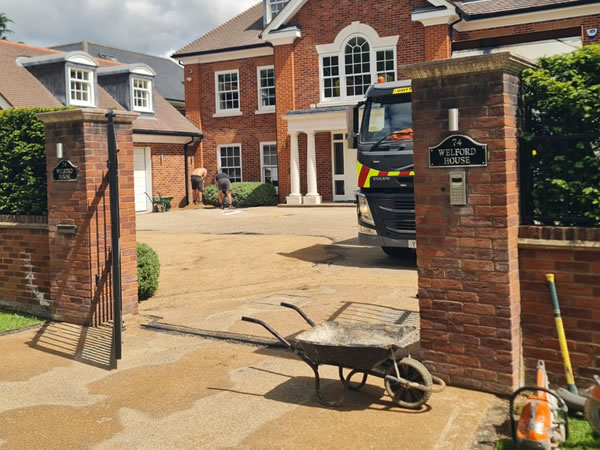 Private road and access road surfacing in West London